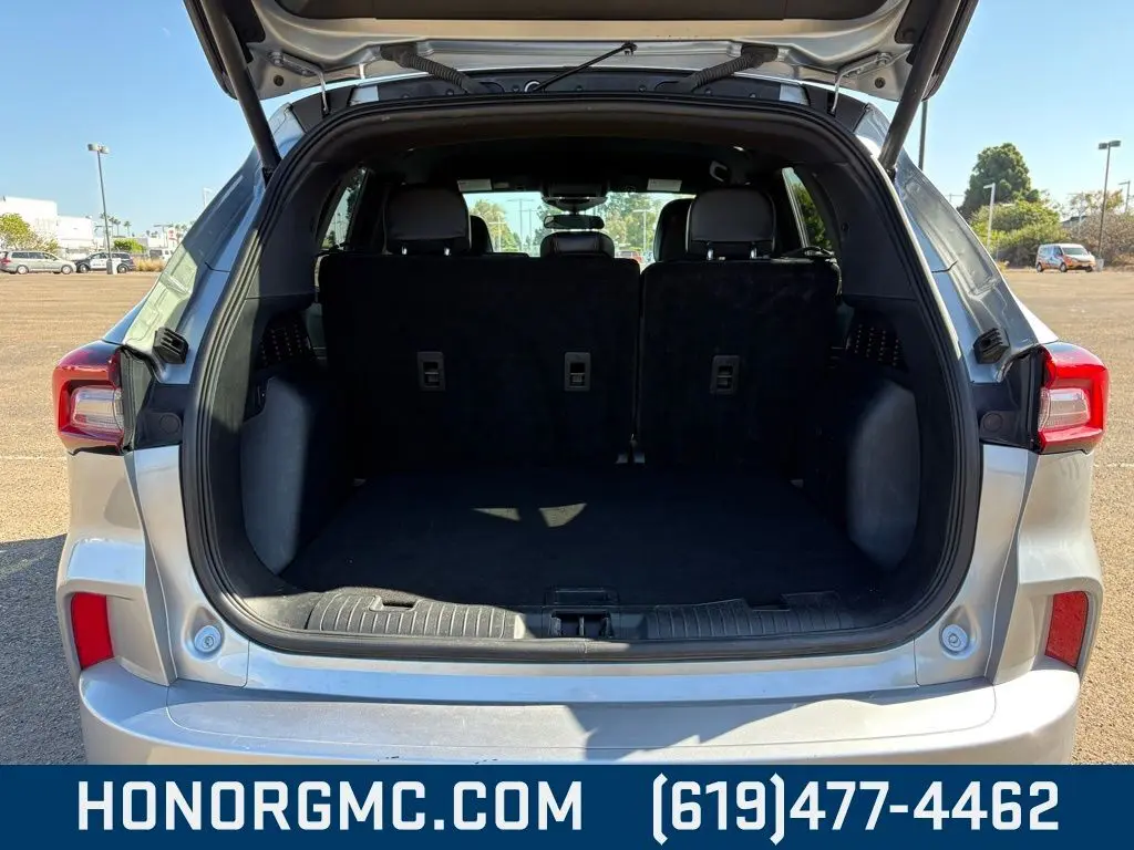 2024 Ford Escape ST-Line photo 18