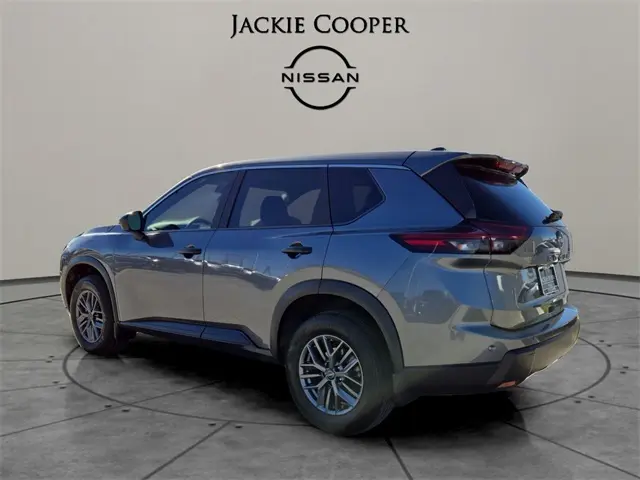 2025 Nissan Rogue S photo 2
