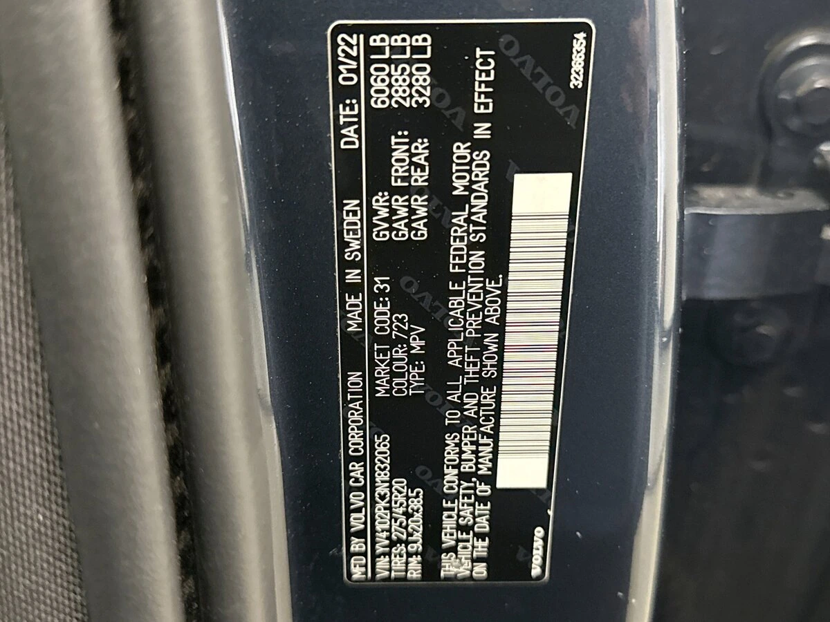 2022 Volvo - image 9