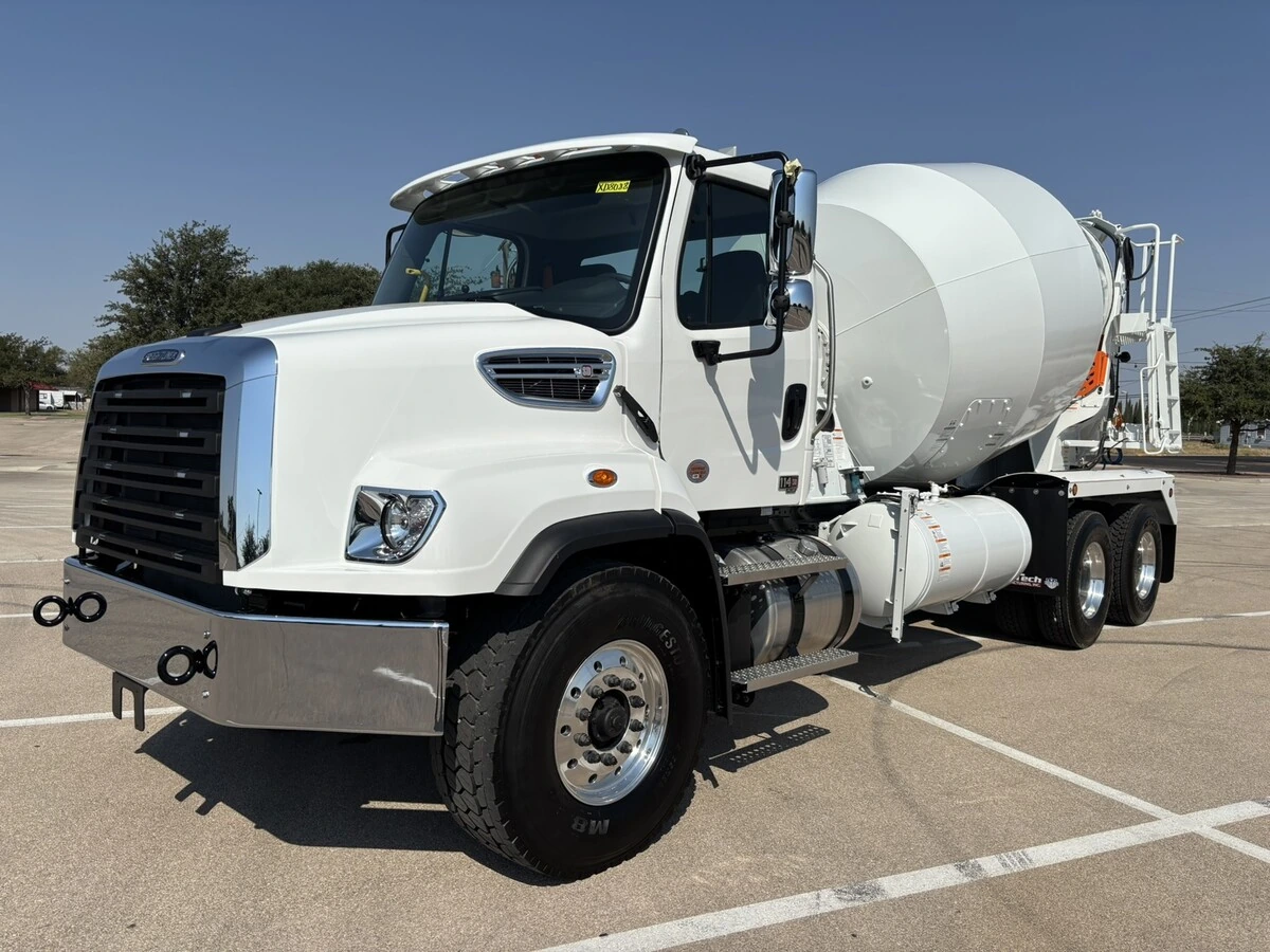 2027 Freightliner 114SD