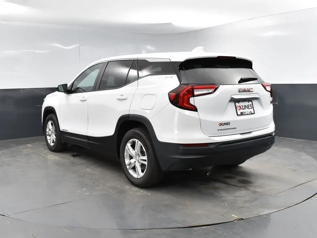 2024 Gmc Terrain SLE photo 5