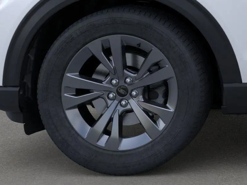 2025 Ford Explorer photo 17