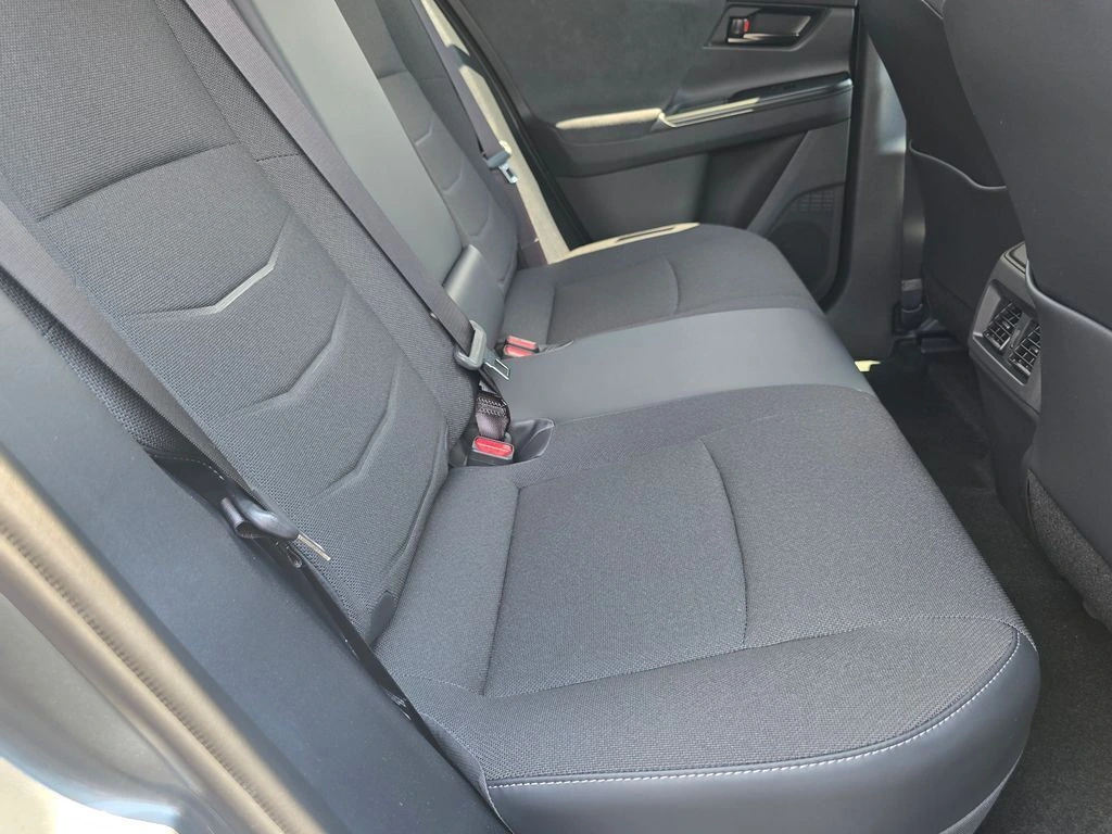 2026 Toyota C-HR SE - Photo 13