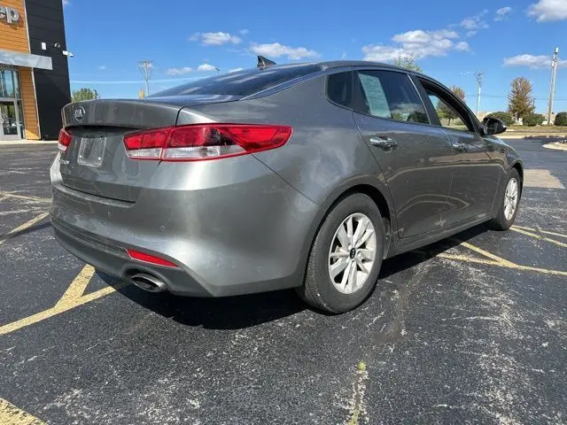 2018 Kia Optima LX photo 9