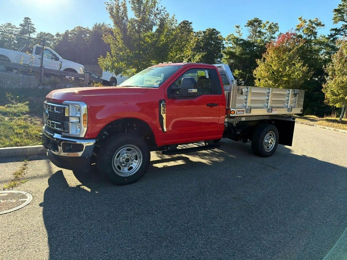 2026 Ford F-350 Super Duty Chassis Cab XL