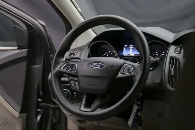 2018 Ford Focus SE photo 11