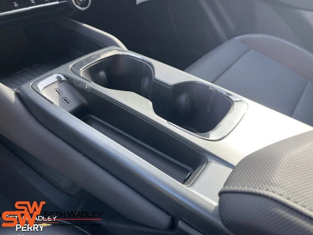 2025 Chevrolet Equinox EV RS - Photo 19