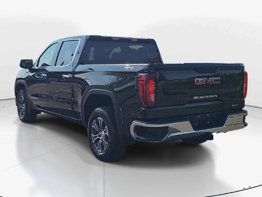 2024 GMC Sierra 1500 SLT - Photo 8