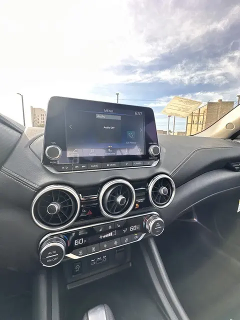 2025 Nissan Sentra SV photo 13