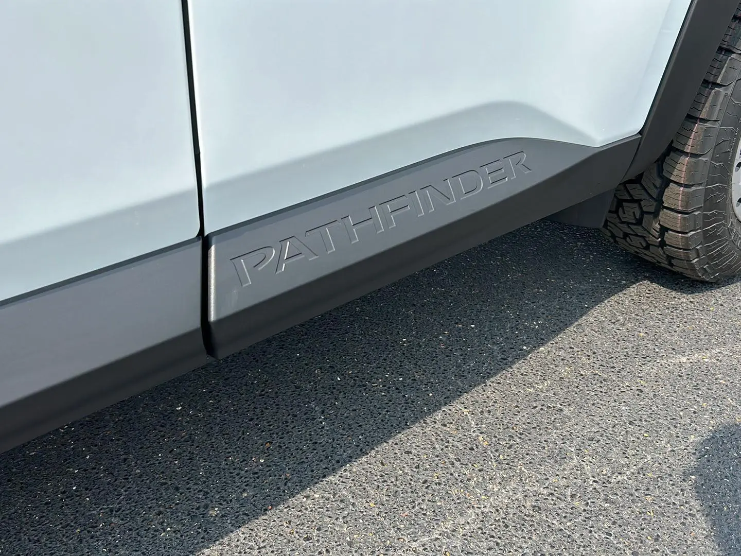 2025 Nissan Pathfinder SV photo 12