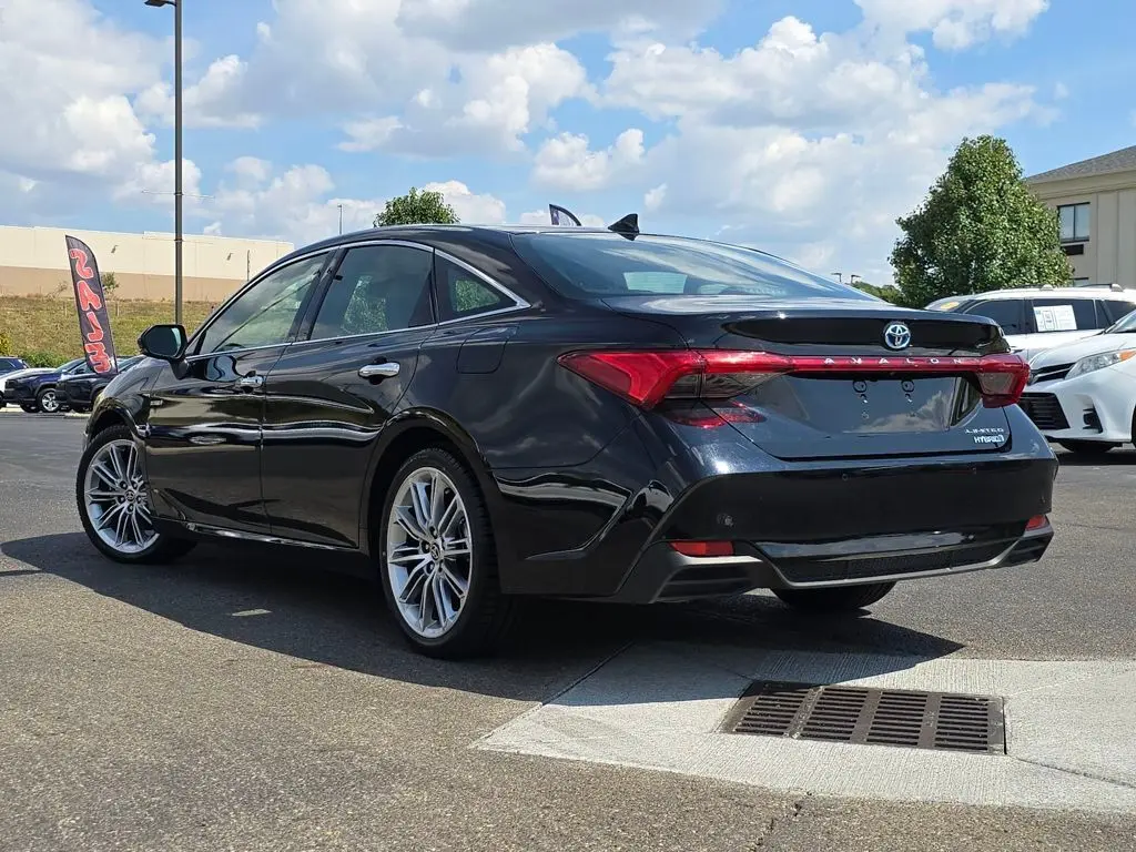 2021 Toyota Avalon Hybrid Limited photo 15