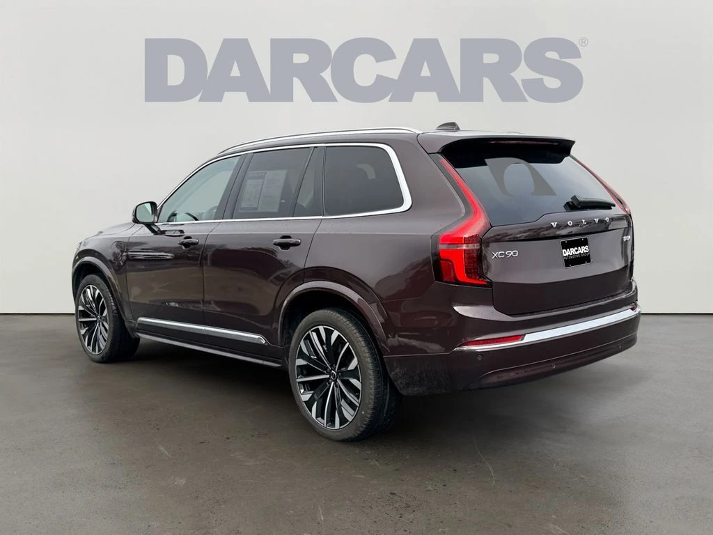 2025 Volvo - image 5