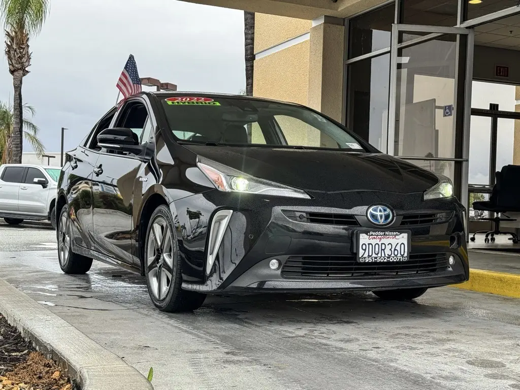 2022 Toyota Prius XLE's photo