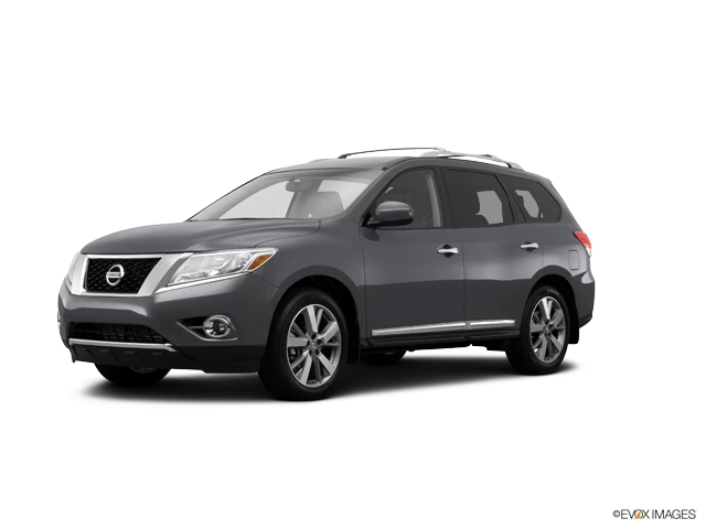 2015 Nissan Pathfinder SV's photo