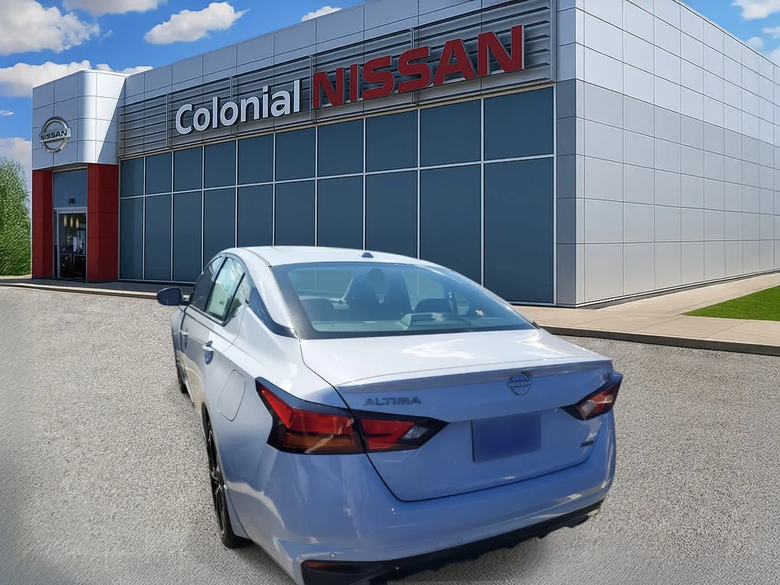 2025 Nissan Altima SR photo 4