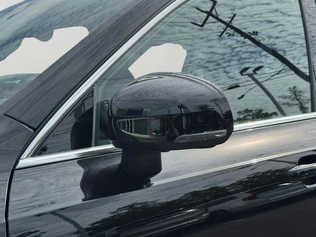 2026 Volvo - image 26