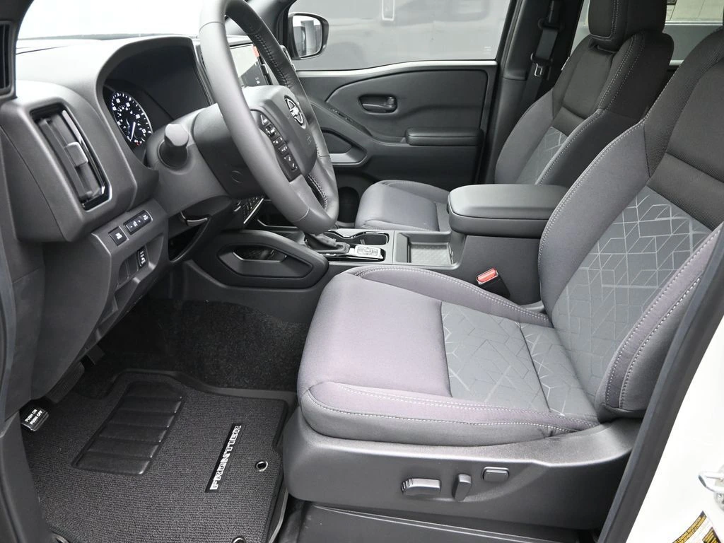 2026 Nissan Frontier SV - Photo 17
