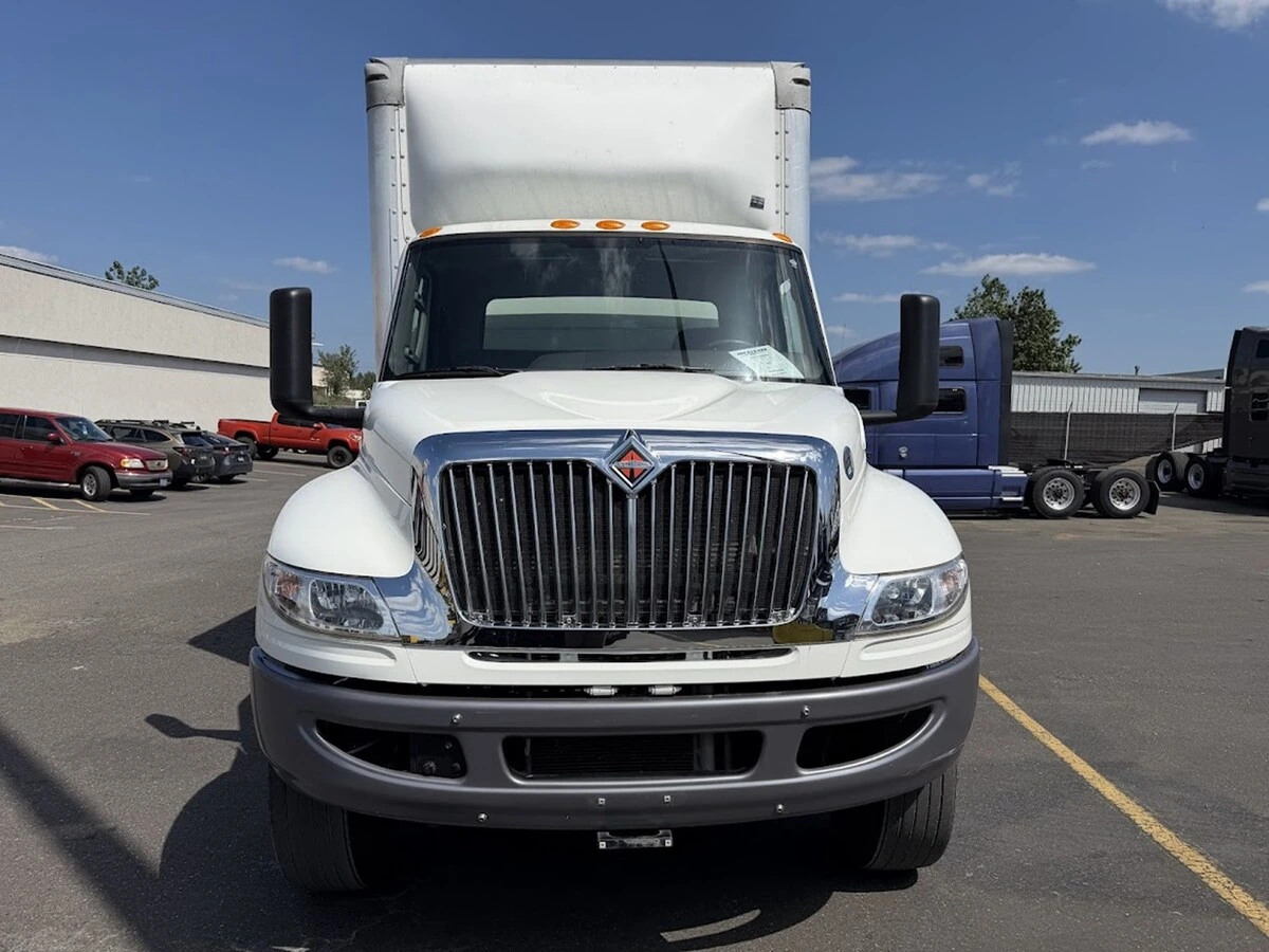 2022 International MV — photo 2