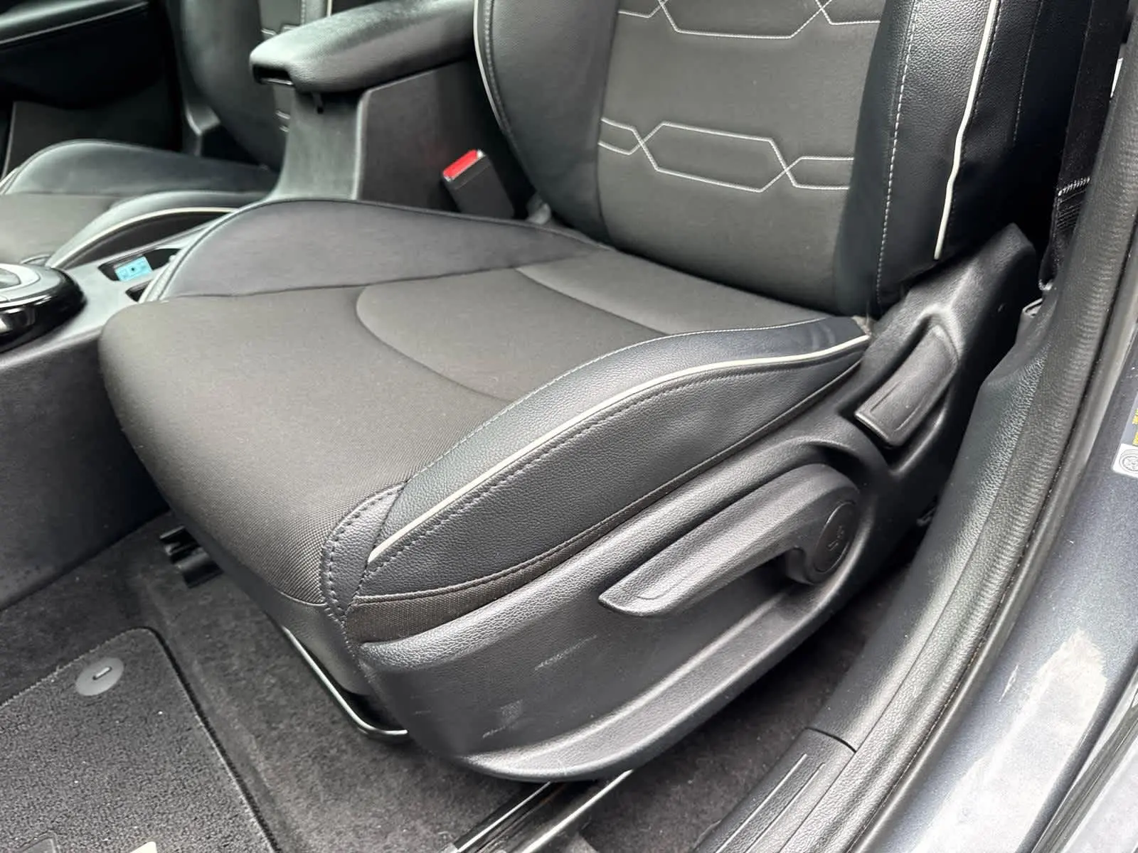 2023 Kia Forte GT-Line photo 15