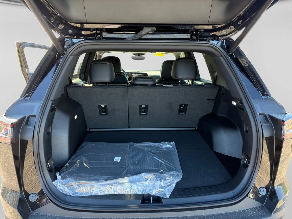2027 Chevrolet Equinox LT - Photo 38