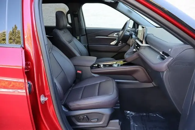 2025 Ford Explorer Platinum photo 34