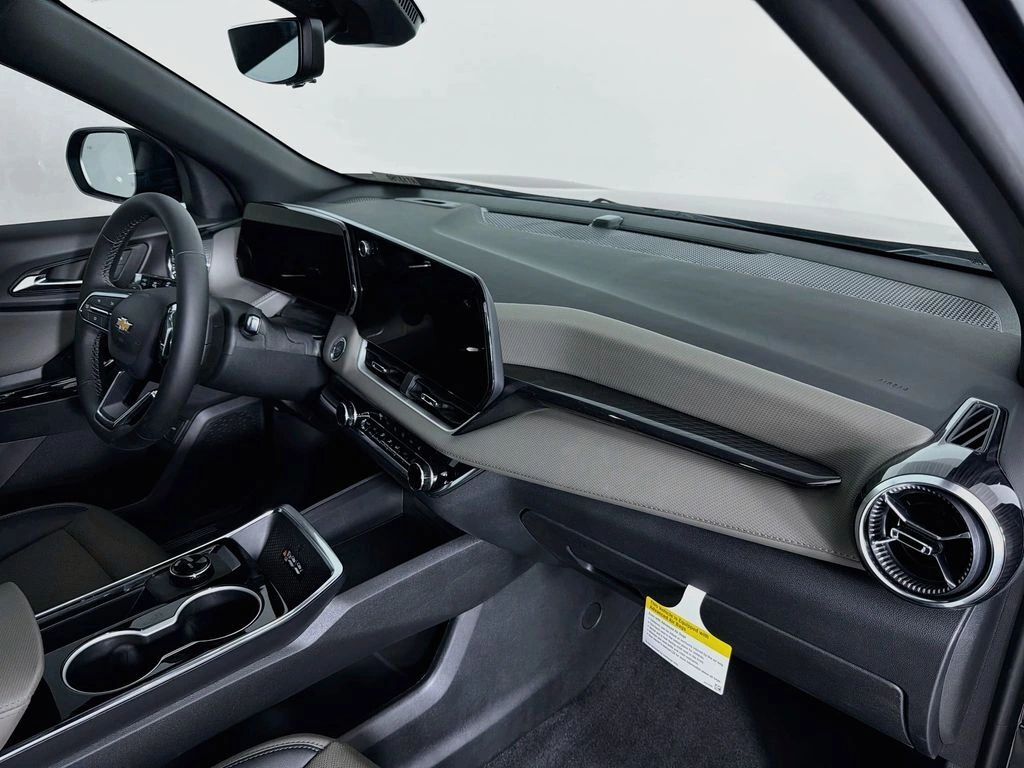 2027 Chevrolet Equinox LT - Photo 29