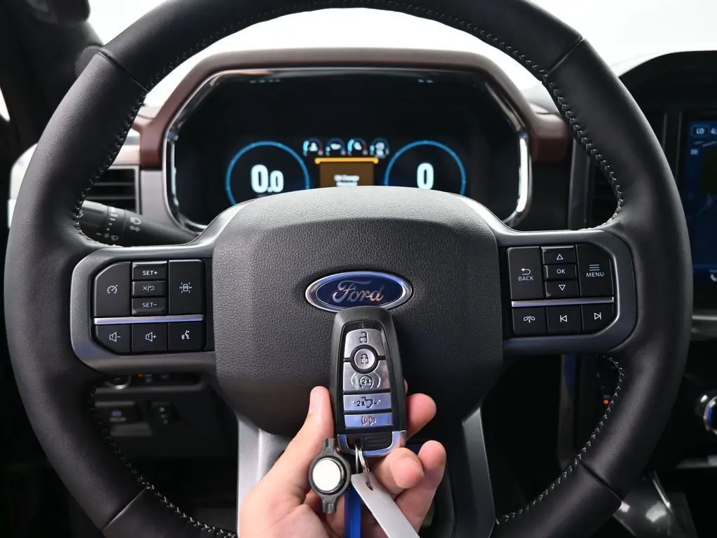 2023 Ford F-150 Lariat photo 23
