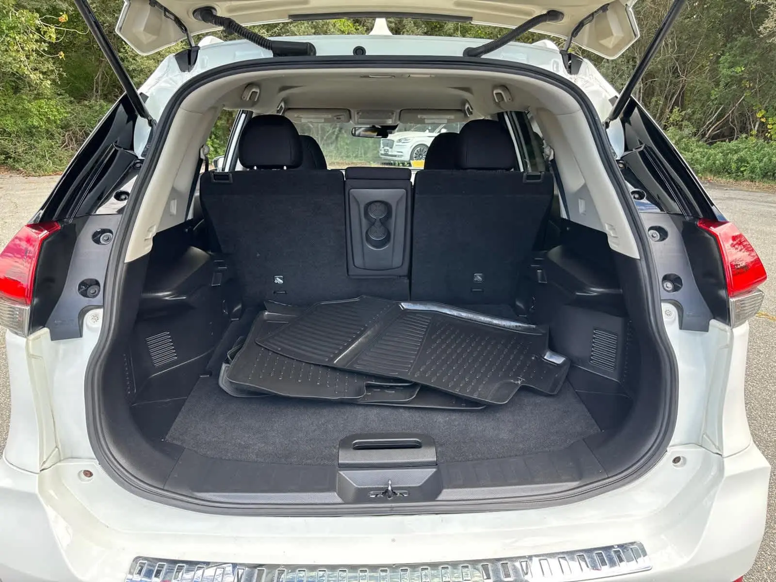 2020 Nissan Rogue S photo 37