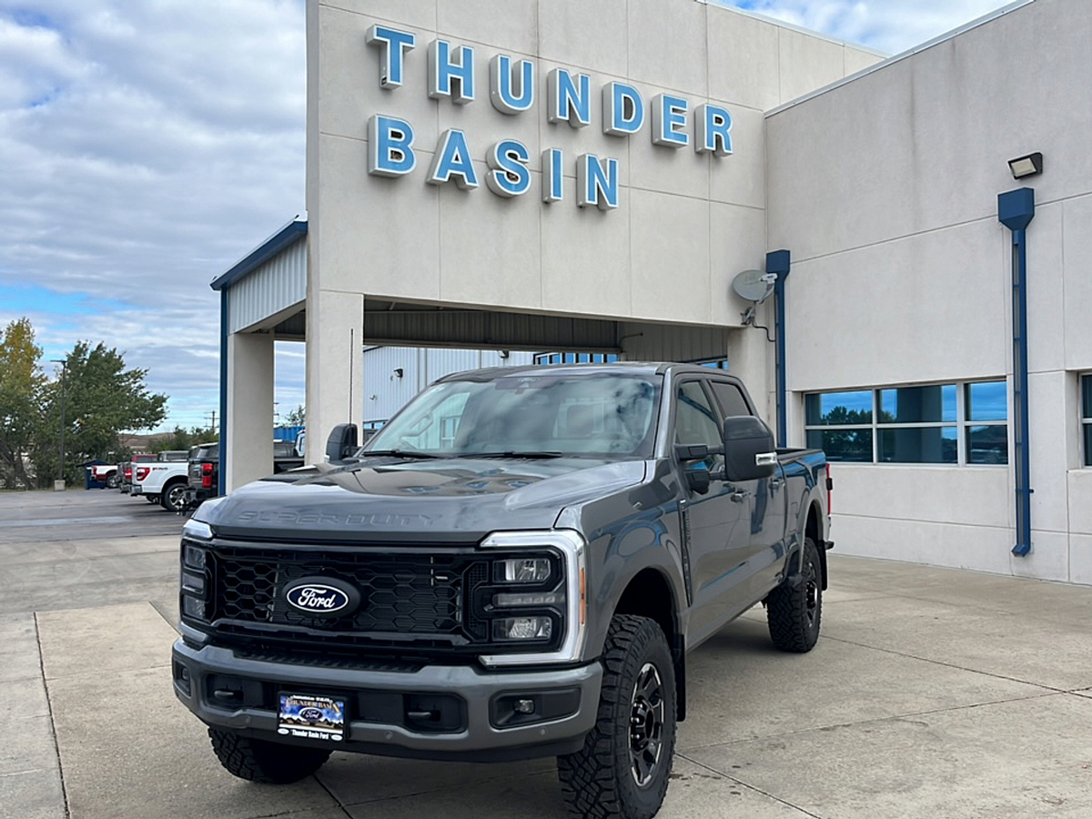 2027 Ford Super Duty F-250 SRW LARIAT