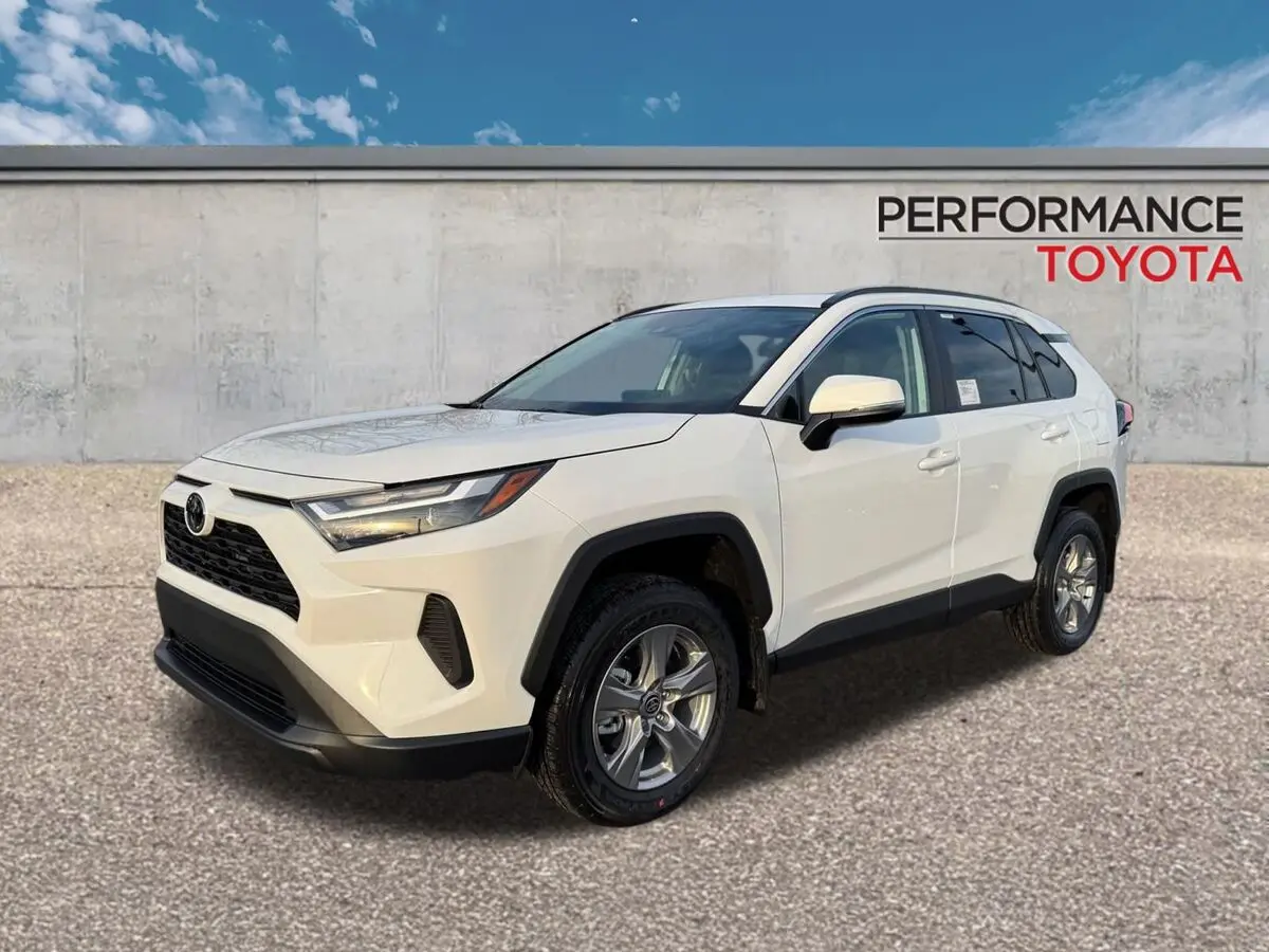 2025 Toyota RAV4 XLE's photo