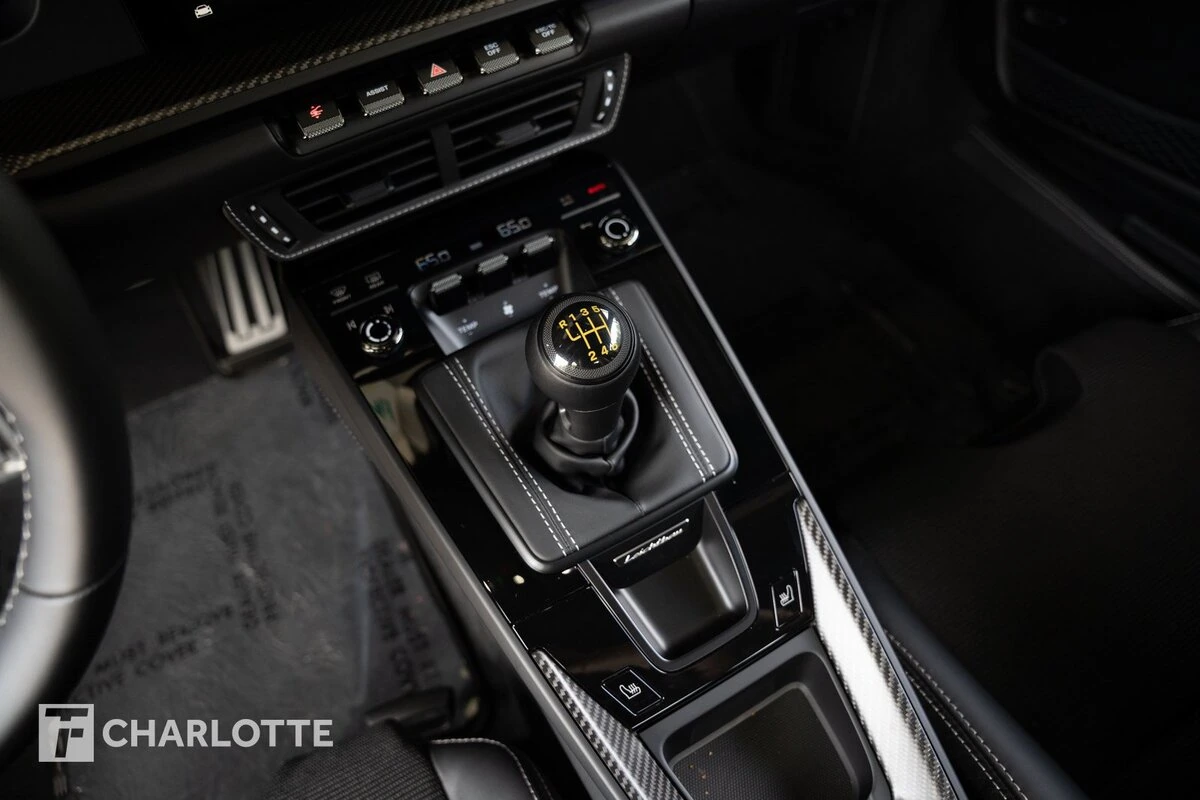 2026 Porsche 911 GT3 Touring Package - Photo 33
