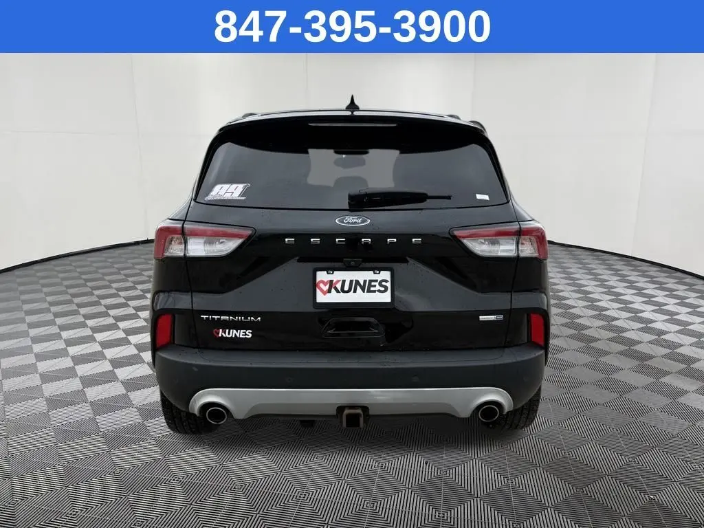 2020 Ford Escape Titanium photo 4