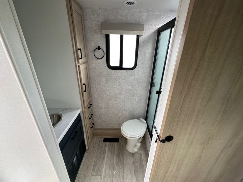 2024 Voyage/2427RB/2024 image-14