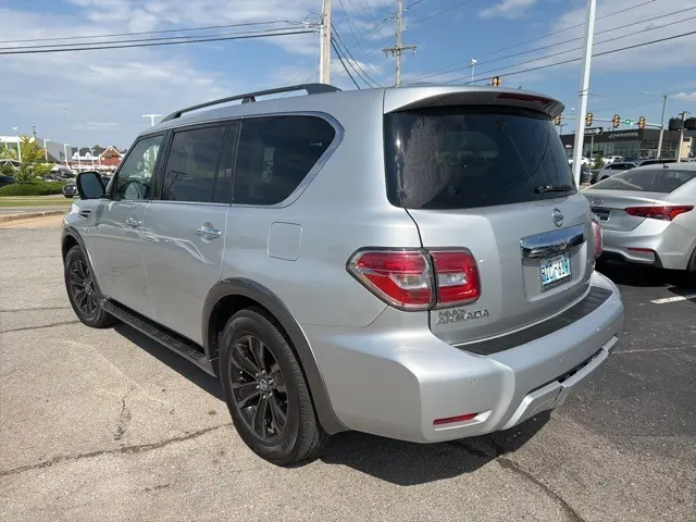 2017 Nissan Armada Platinum photo 3