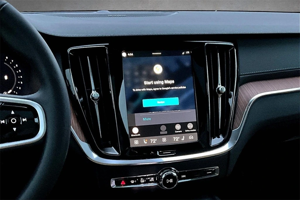 2026 Volvo - image 6