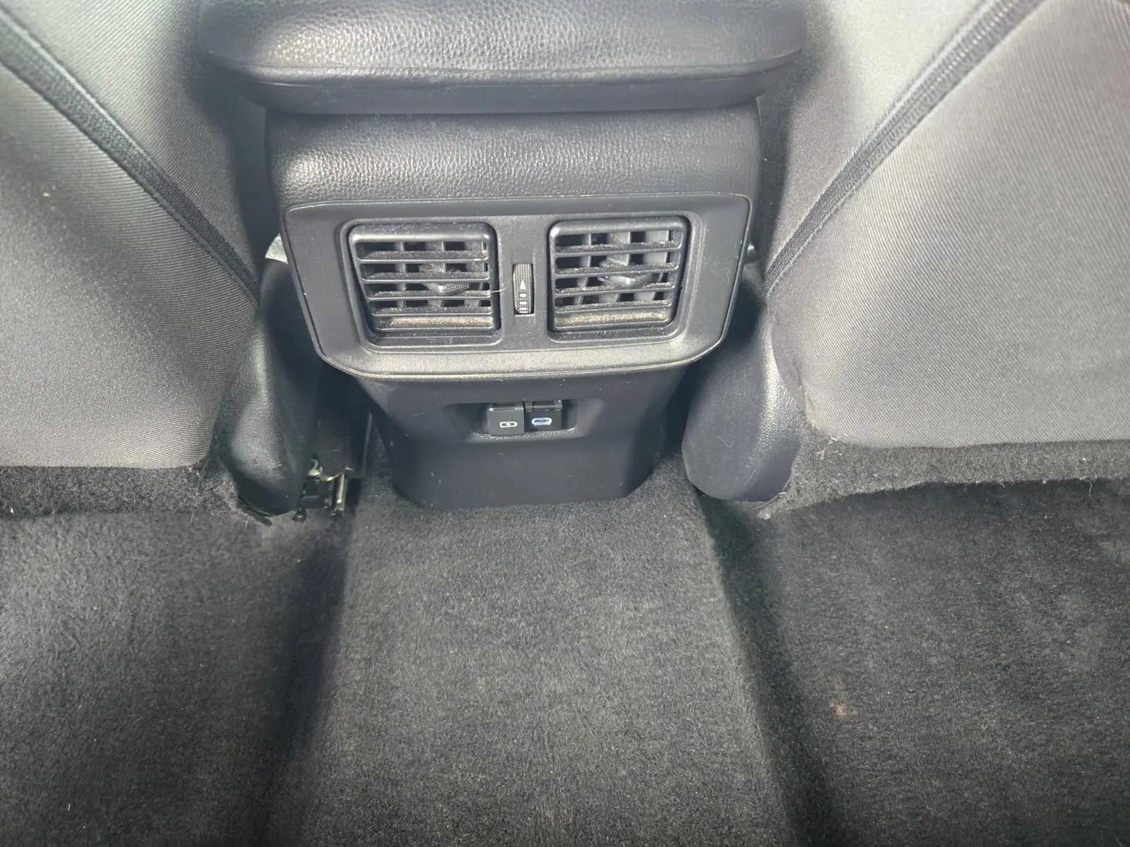 2022 Toyota RAV4 XLE photo 10