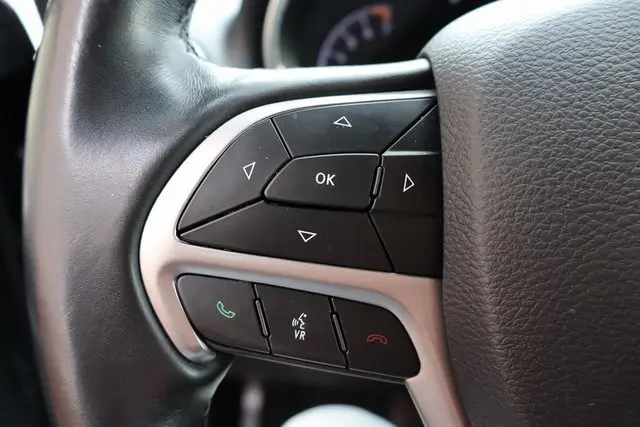 2020 Jeep Grand Cherokee Altitude photo 8