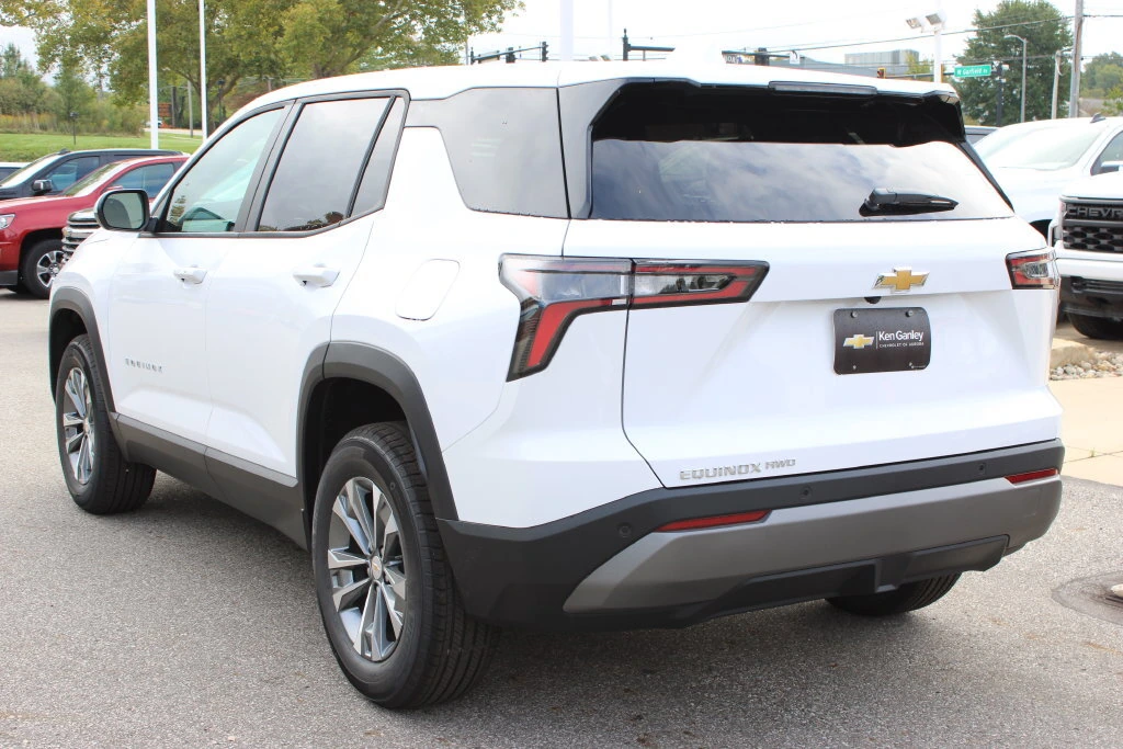 2027 Chevrolet Equinox LT - Photo 26