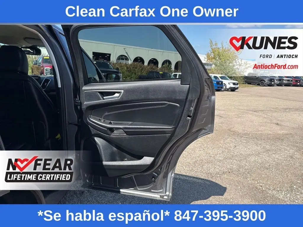 2024 Ford Edge Titanium photo 17
