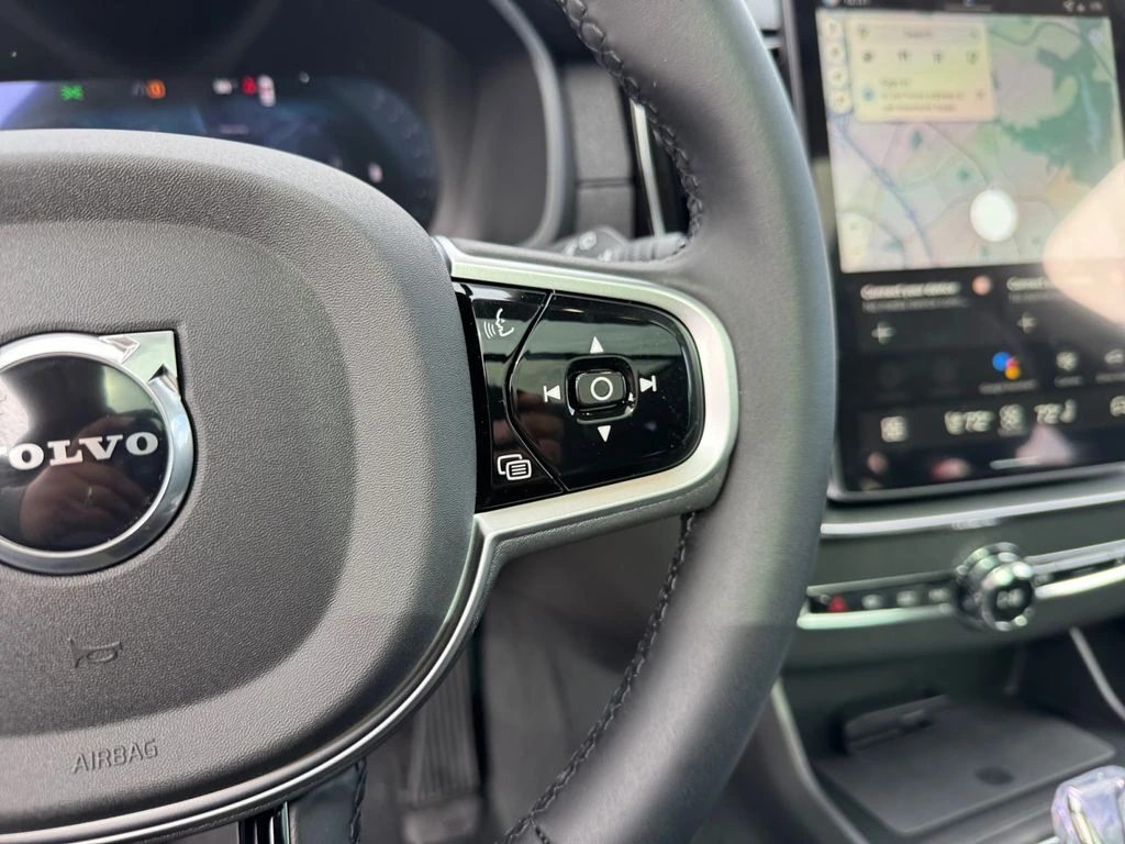 2026 Volvo - image 17