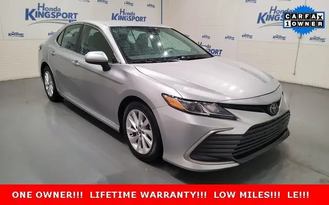 2023 Toyota Camry LE's photo