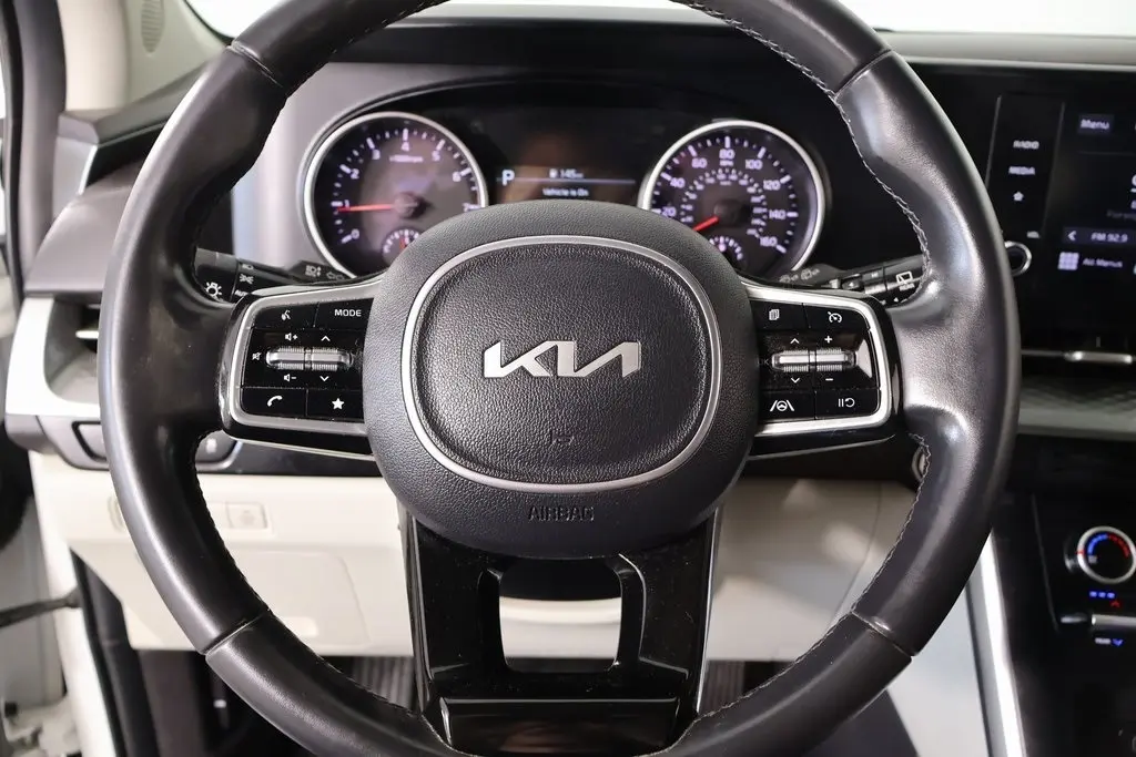 2022 Kia Carnival LXS photo 3