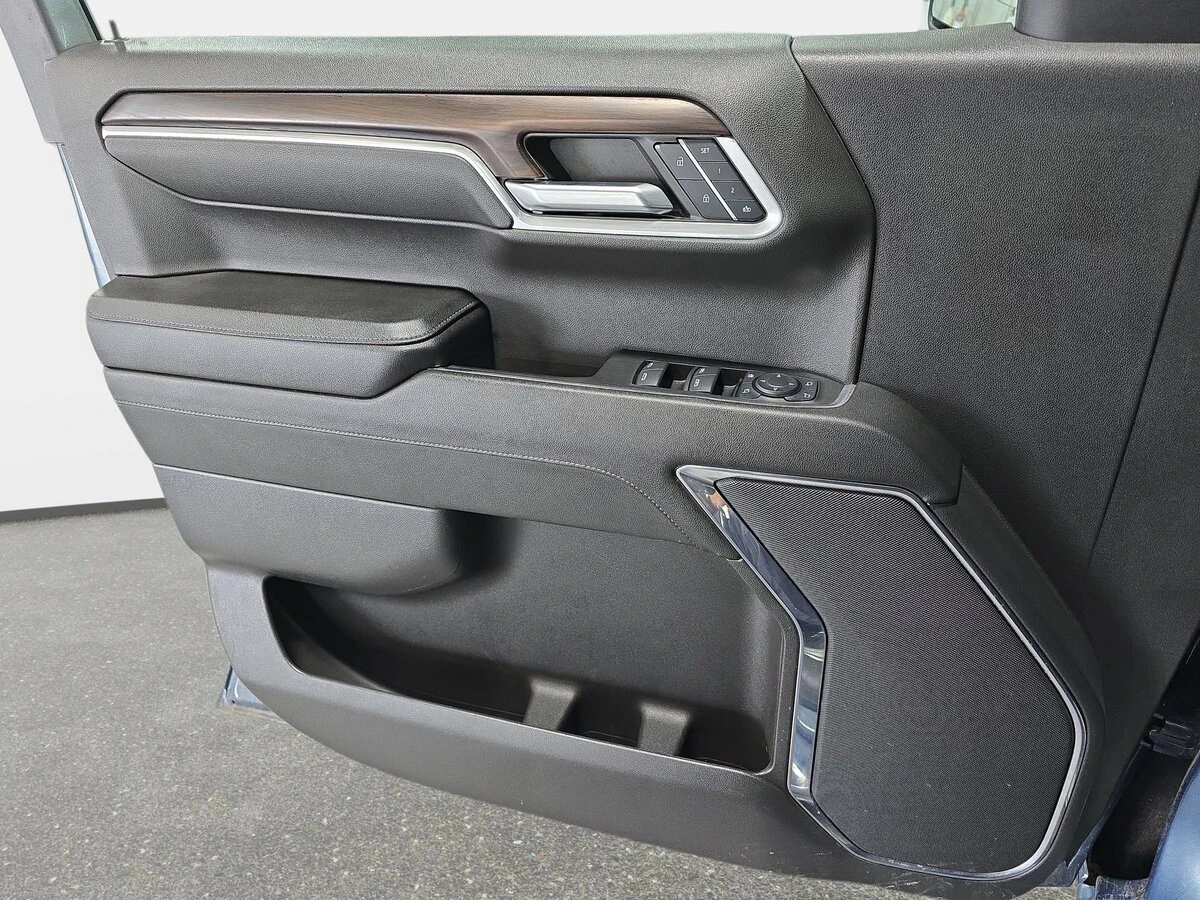 2024 GMC Sierra 1500 SLT - Photo 26