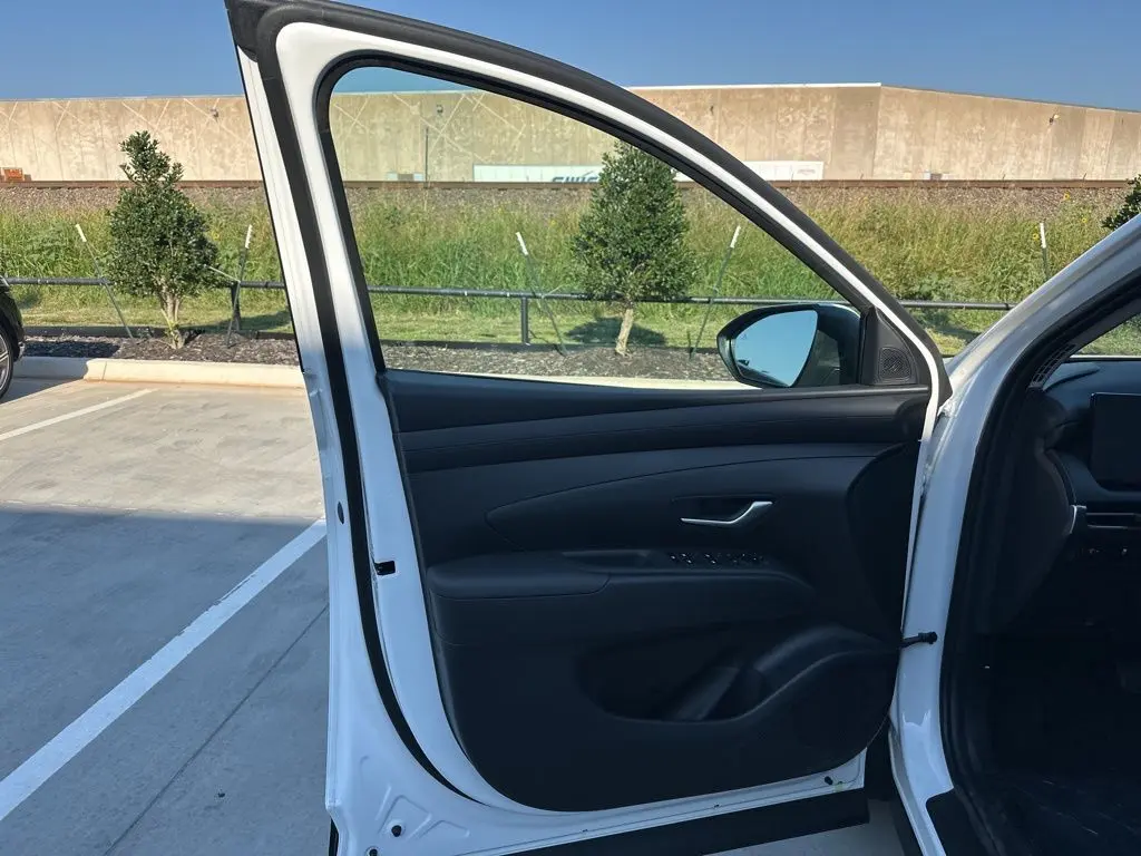 2026 Hyundai Tucson SE photo 19