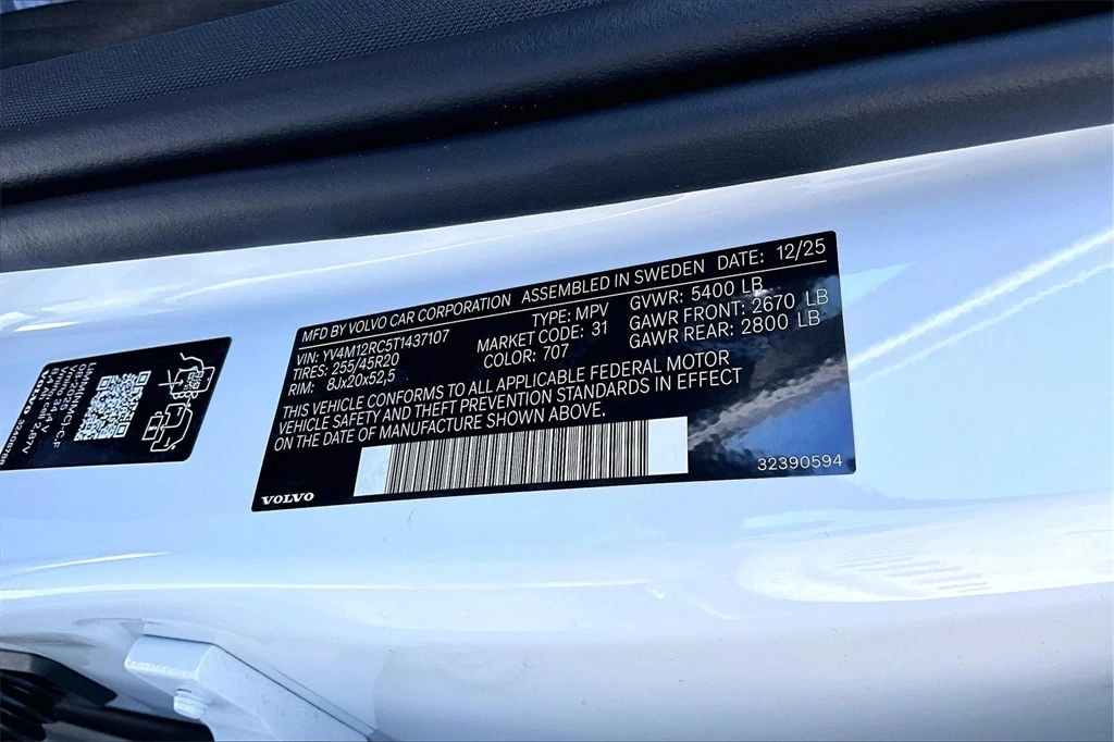 2026 Volvo - image 14
