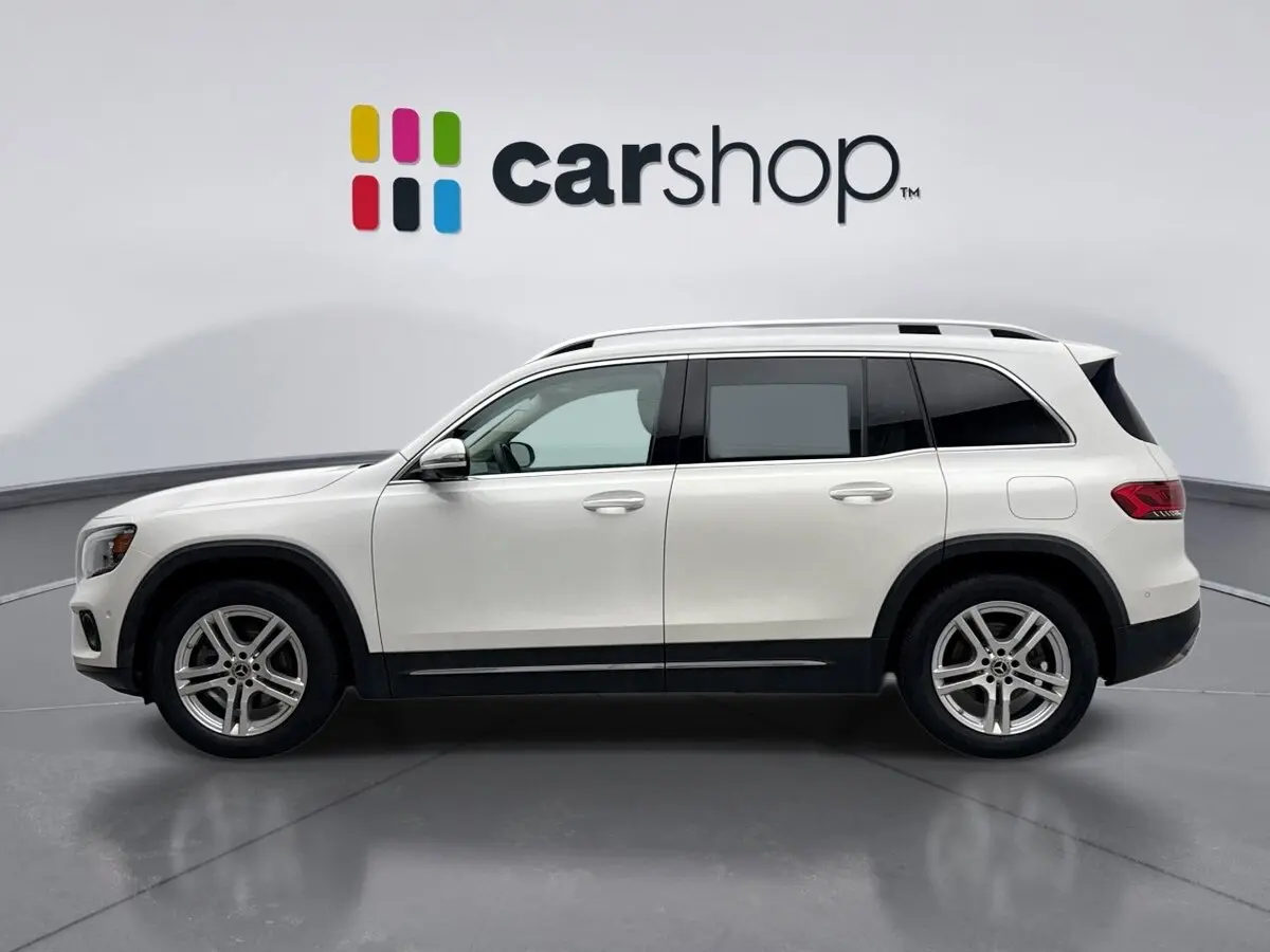 2022 Mercedes Benz GLB 250 photo 2