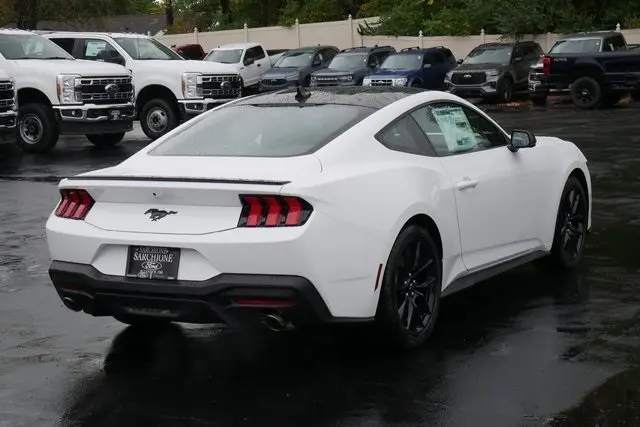 2025 Ford Mustang EcoBoost Premium photo 5