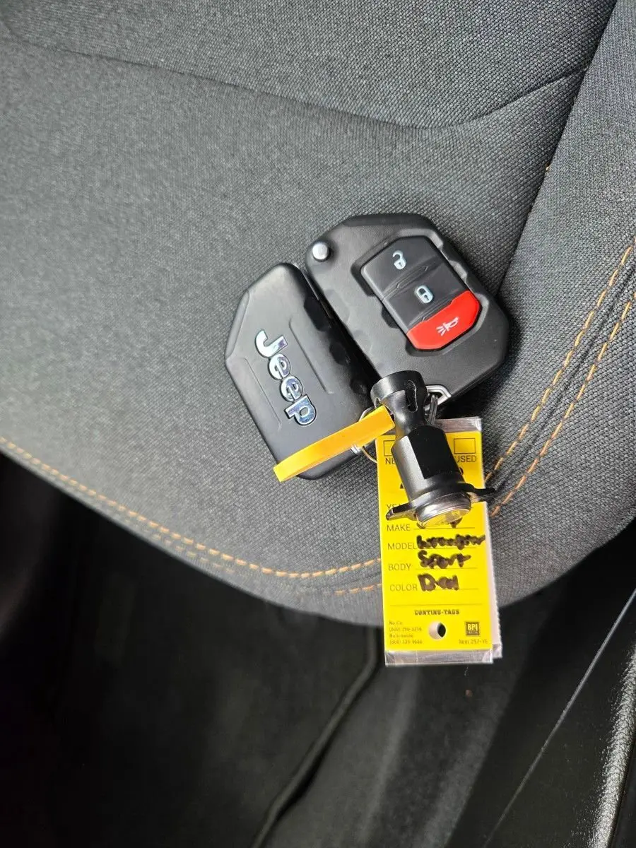 2024 Jeep Wrangler 4xe Sport S photo 30