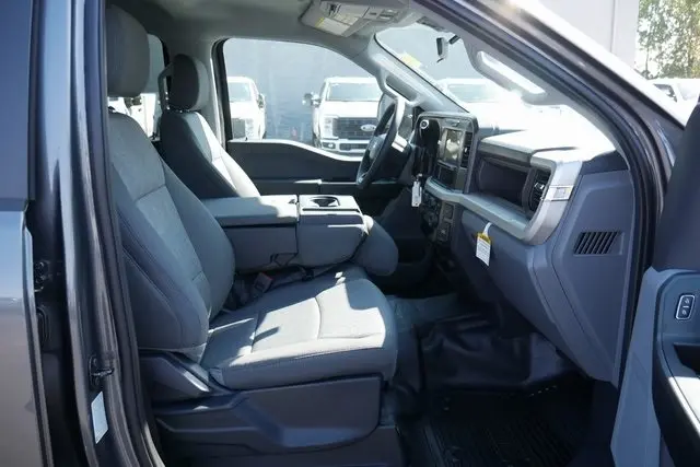 2026 Ford F-350 photo 23