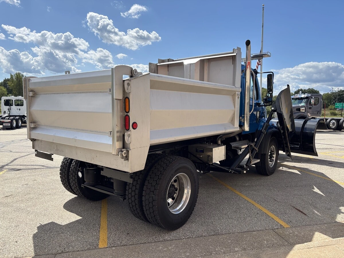 2027 Freightliner 108SD — photo 5